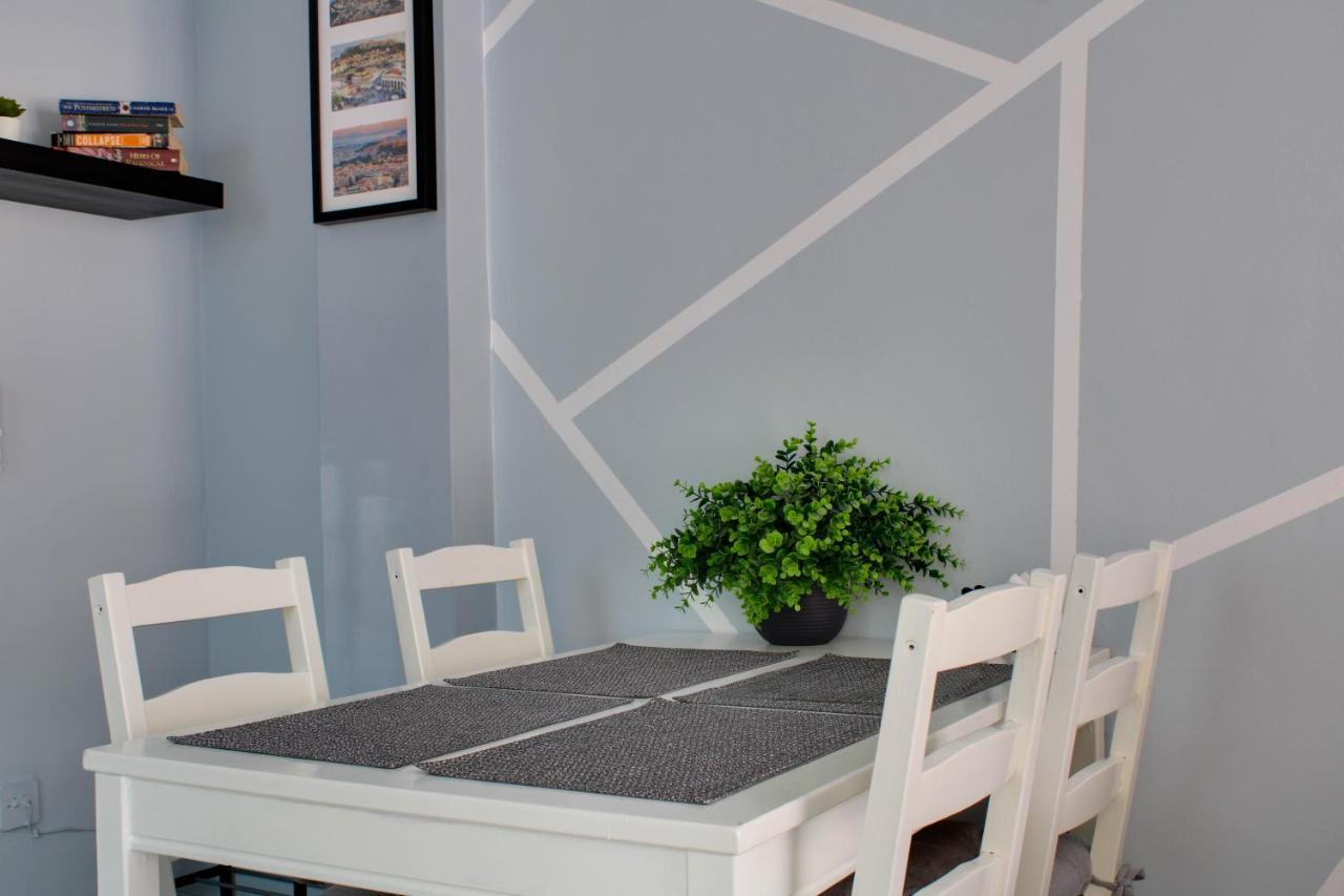 Modern Cozy In Downtown דירה אתונה